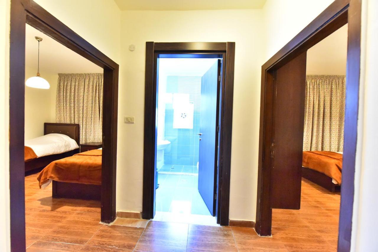 Al Farooq Hotel Apartments Ammán Kültér fotó