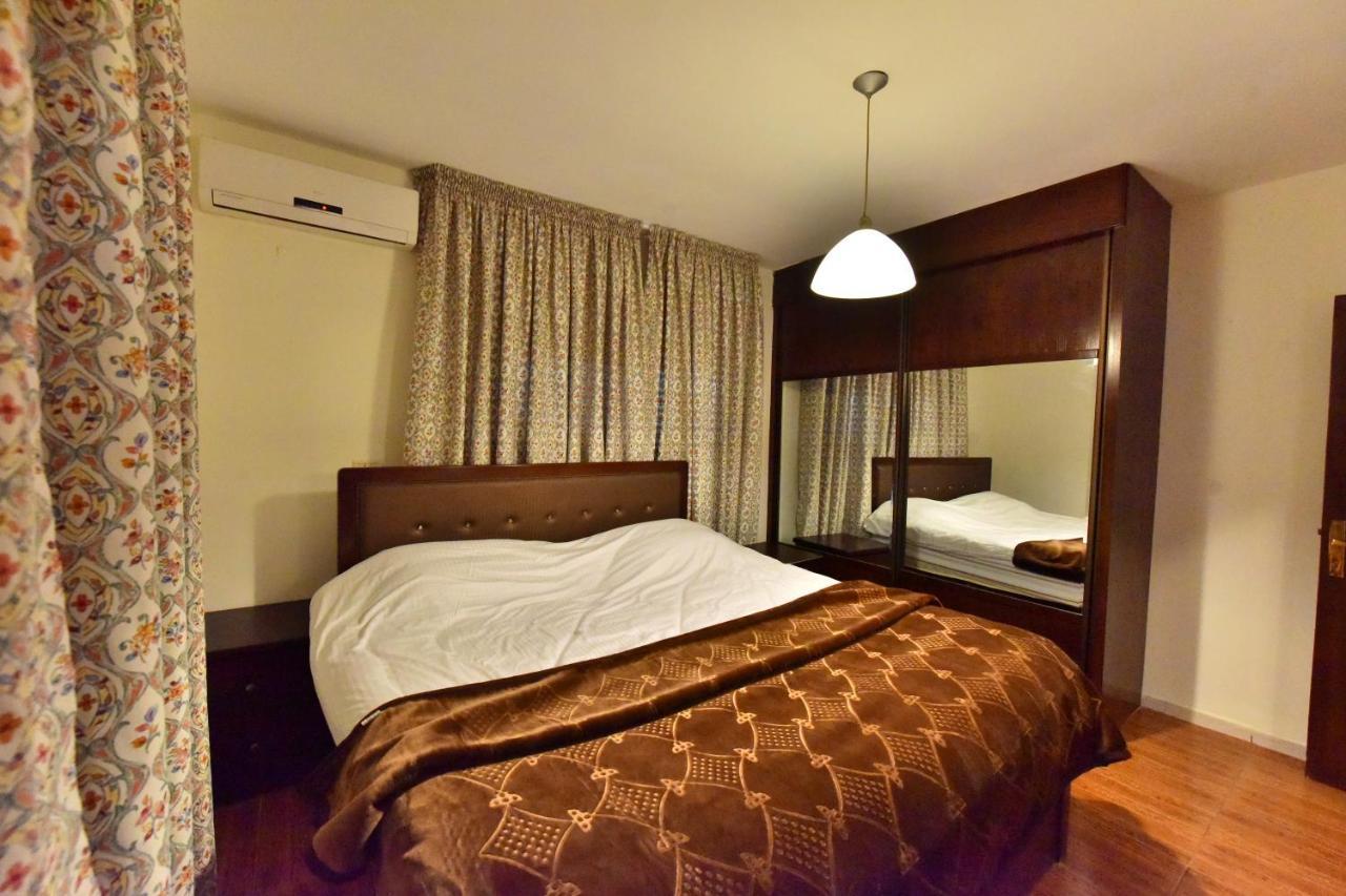 Al Farooq Hotel Apartments Ammán Kültér fotó