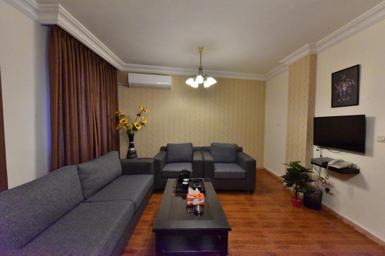 Al Farooq Hotel Apartments Ammán Kültér fotó